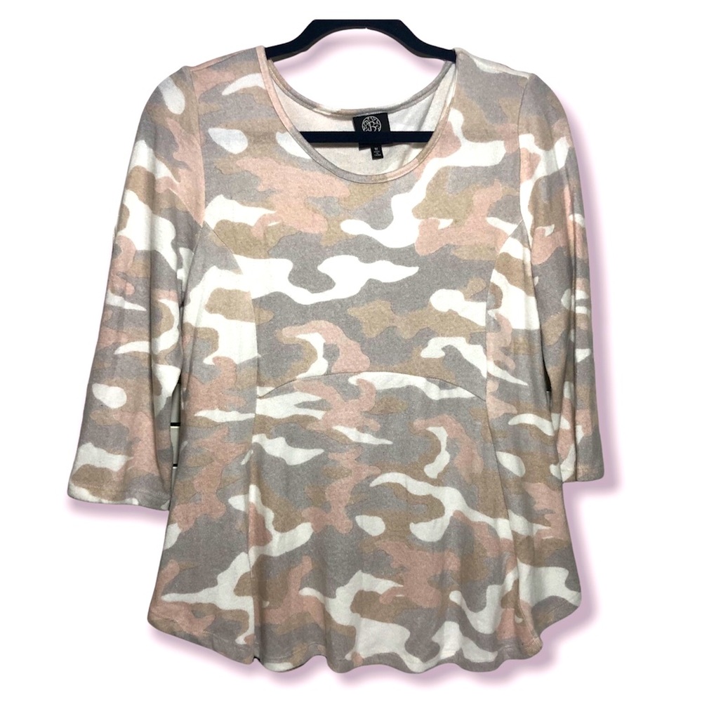 Bobeau Camu top women 3/4 Sleeves,round neck, flared at the waist Sz M